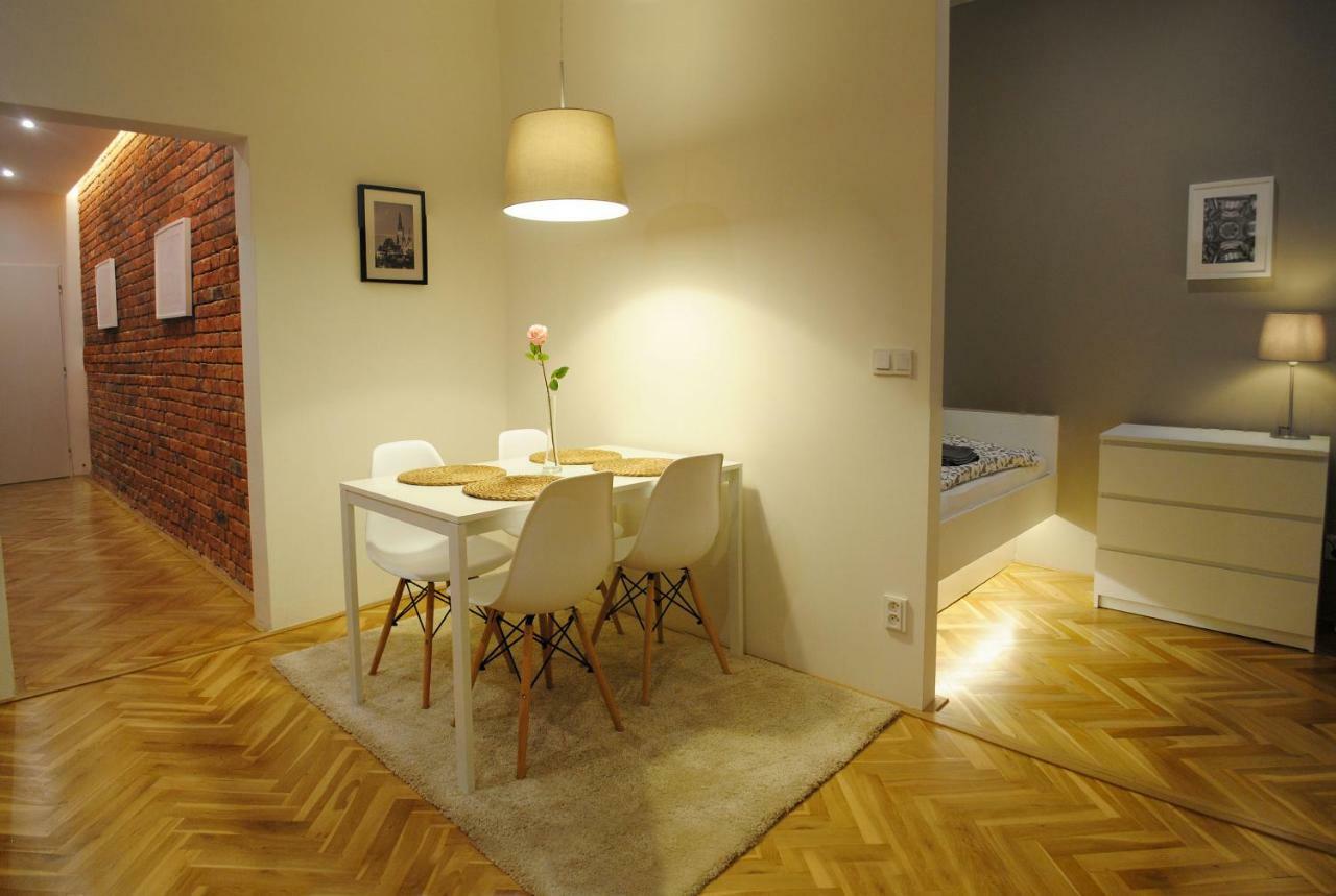Apartments Centre In Style Olomouc Buitenkant foto
